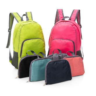 MOCHILA DOBRÁVEL DE 21 LITROS CONFECCIONADA EM NYLON IMPERMEÁVEL